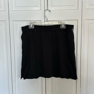 Black Izod golf skort